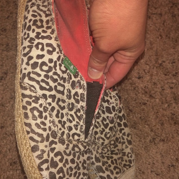 Sanuks - Picture 2 of 2